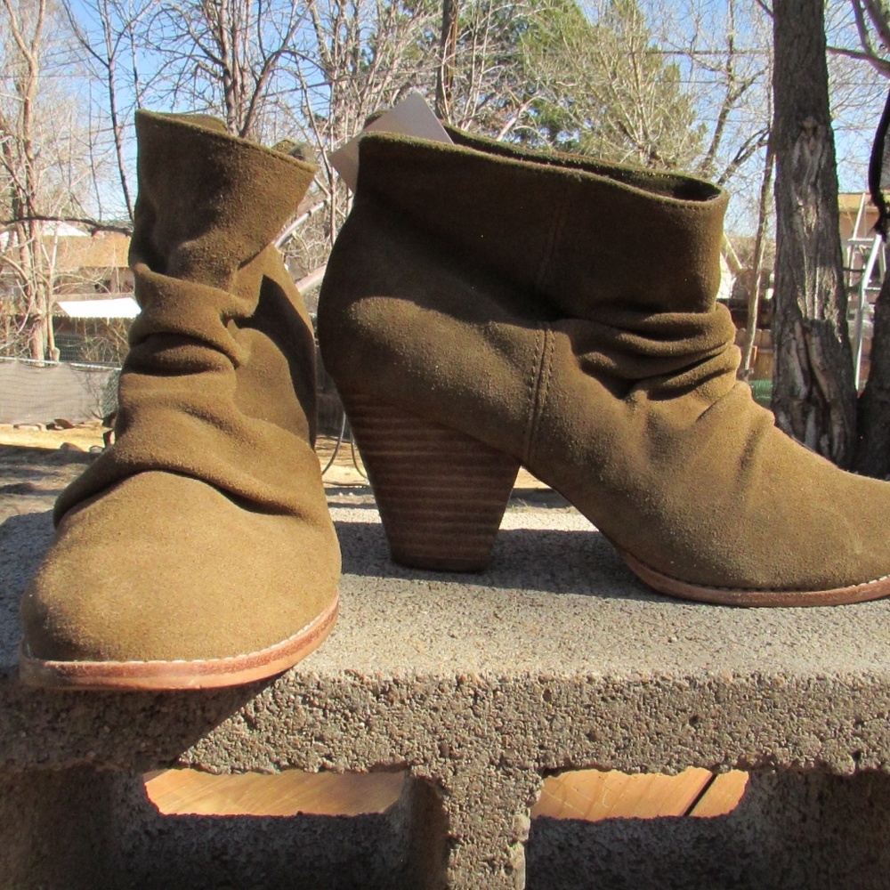 Splendid Rodeo Slouch Latte Ankle Bootie - Picture 4 of 9